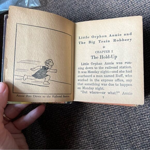 Vintage 1934 Little Orphan Annie + Big Train Robbery Whitman Big Little Book - Picture 7 of 11